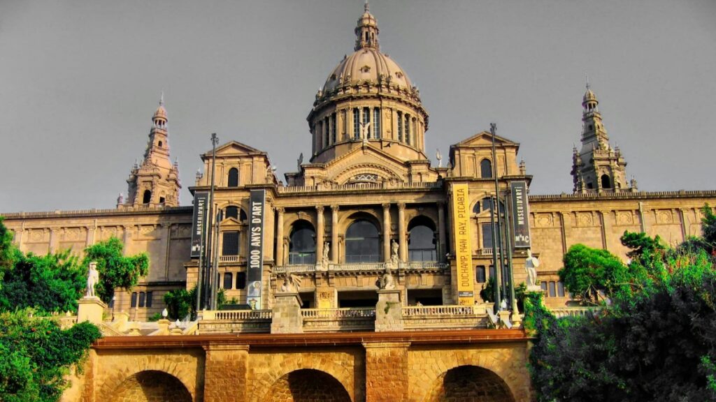 Como os blogueiros TikTok de Moçambique podem colaborar com anunciantes da Indonésia em 2025