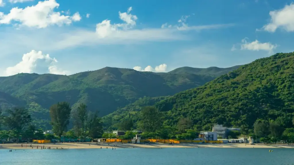 Guia prático para criadores em Moçambique: como identificar, abordar e fechar parcerias com marcas da Sérvia via Viber para monetizar canais de conteúdo.